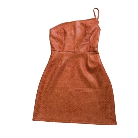 Urban Outfitters Dresses & Skirts - Urban Outfitters Rusty Brown Snakeskin One-Shoulder dress